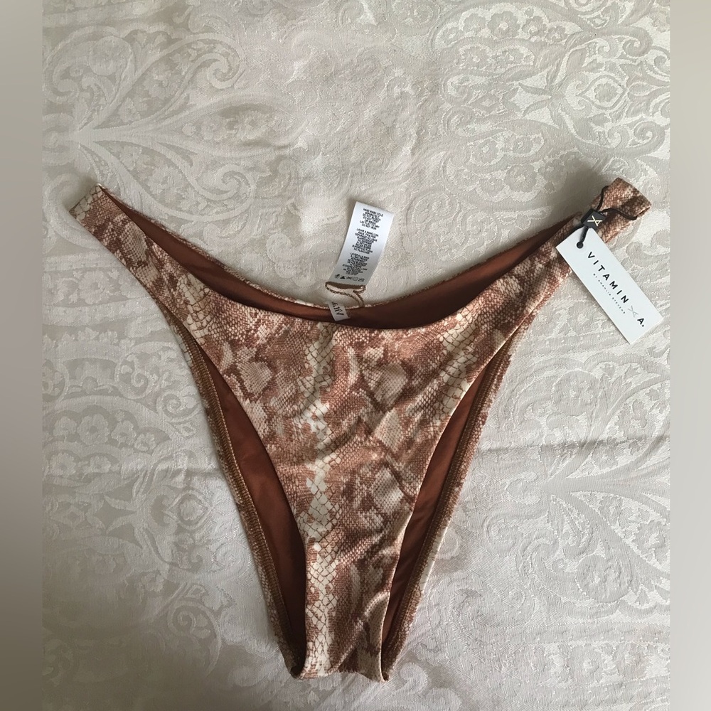 NWT Vitamin A '' Snake-Print Hipster Bikini Bottom SZ L